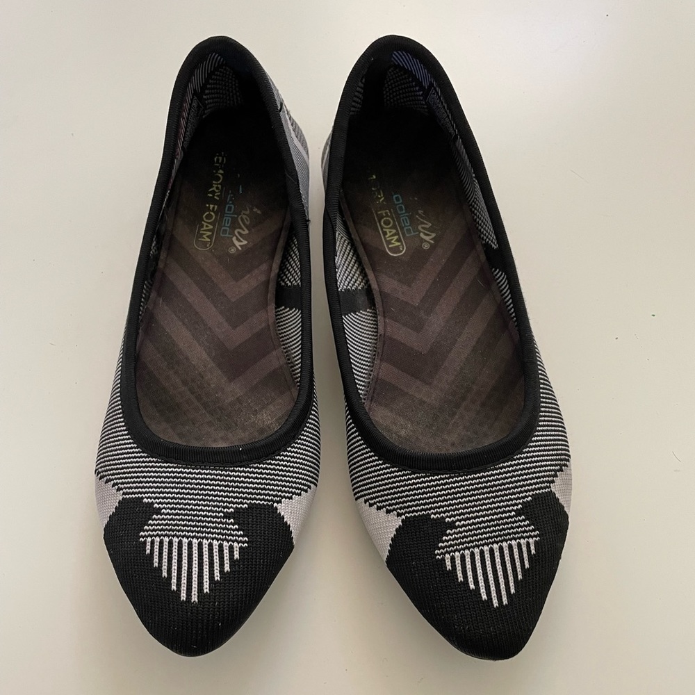 Skechers Cleo memory foam Flats